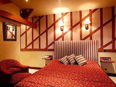 Logis Restaurant Le Medicis Hotel 3*